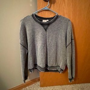 Buckle fleece reverse crew neck